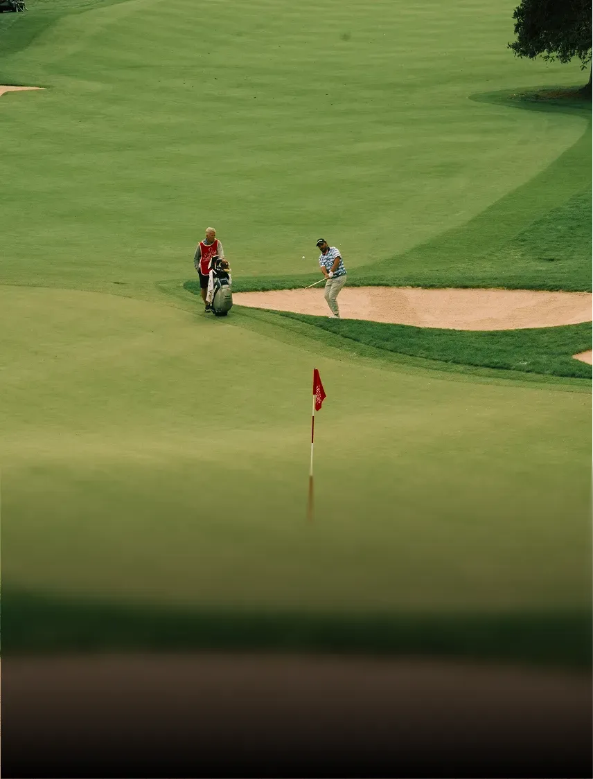 Fairway en bunker op een golfbaan